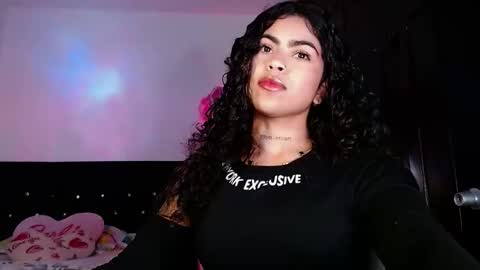 Snapshot of violetwitch05 chatting on March 5, 2026, 2:18 am Violet online show from March 5, 2026, 2:18 am