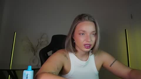 Violla online show from October 14, 2025, 3:40 am