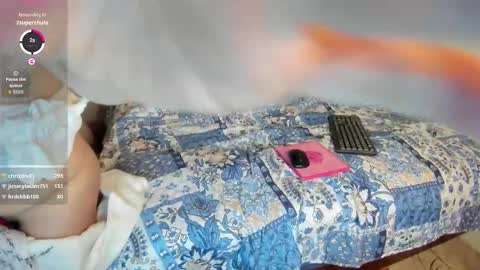 Snapshot of violleeet_ chatting on February 3, 2026, 6:40 am violleeet_ online show from February 3, 2026, 6:40 am