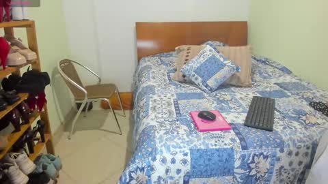 Snapshot of violleeet_ chatting on March 23, 2026, 2:26 am violleeet_ online show from March 23, 2026, 2:26 am