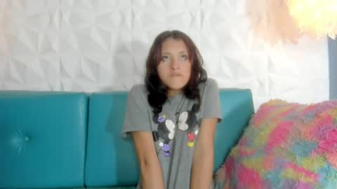 Snapshot of viollet_saens chatting on May 22, 2026, 7:52 pm viollet_saens online show from May 22, 2026, 7:52 pm
