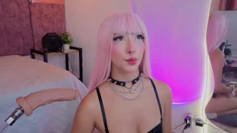 viollettebylyly online show from January 19, 2026, 3:38 pm