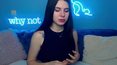 viollinalv online show from February 1, 2025, 5:39 am