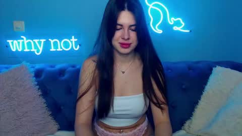 viollinalv online show from November 3, 2025, 5:42 am