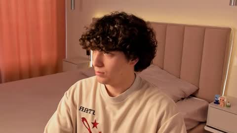 vip_person_ online show from March 25, 2026, 7:14 am