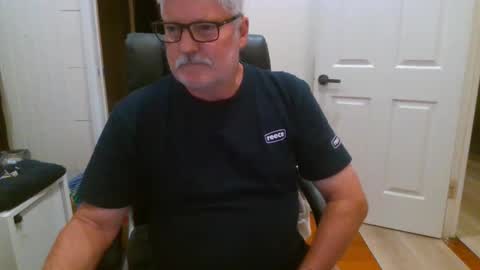 Snapshot of viper654321 chatting on October 8, 2025, 8:01 am viper654321 online show from October 8, 2025, 8:01 am