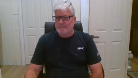 Snapshot of viper654321 chatting on April 15, 2026, 7:59 am viper654321 online show from April 15, 2026, 7:59 am