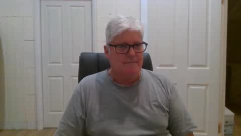 Snapshot of viper654321 chatting on April 17, 2026, 8:06 am viper654321 online show from April 17, 2026, 8:06 am