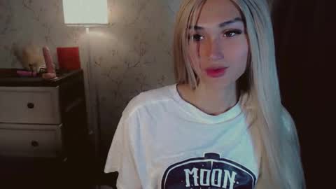 Pearl online show from November 19, 2025, 5:02 pm