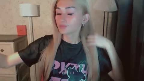 Pearl online show from November 26, 2025, 4:35 am