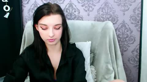 Snapshot of virgiluna chatting on January 12, 2026, 8:36 pm VirginLuna online show from January 12, 2026, 8:36 pm