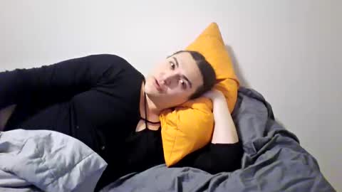 priscilla online show from October 1, 2025, 4:40 am