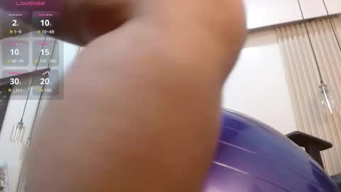 Snapshot of virtual_charm chatting on November 5, 2025, 1:33 pm Sofia online show from November 5, 2025, 1:33 pm