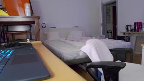 Snapshot of vitachef7 chatting on April 2, 2026, 6:05 pm viahuer7 online show from April 2, 2026, 6:05 pm