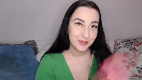 Snapshot of vitalina_freedom chatting on December 3, 2024, 1:10 pm Vitalina online show from December 3, 2024, 1:10 pm