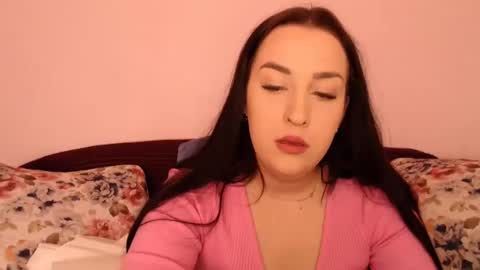 Snapshot of vitalina_freedom chatting on January 5, 2025, 10:43 am Vitalina online show from January 5, 2025, 10:43 am