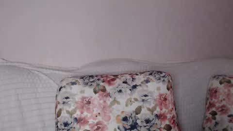 Snapshot of vitalina_freedom chatting on March 2, 2025, 5:14 pm Vitalina online show from March 2, 2025, 5:14 pm