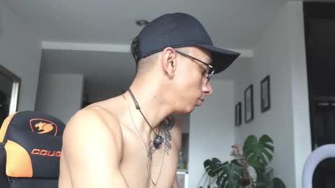 Snapshot of vito_benz chatting on March 18, 2026, 8:12 pm VITO BENZ online show from March 18, 2026, 8:12 pm