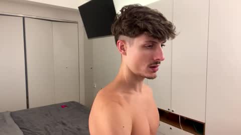 vitoraugustoxxx online show from December 17, 2025, 10:05 pm