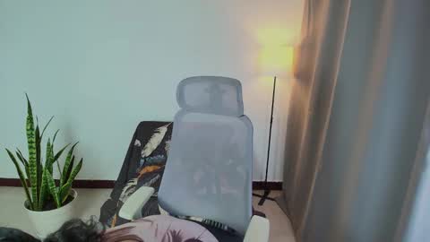 VittaaaPlease help me with your thumbs up its important  online show from October 30, 2025, 10:21 pm