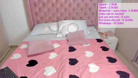 Snapshot of vivi_cooper chatting on February 7, 2025, 5:10 am vivi cooper online show from February 7, 2025, 5:10 am