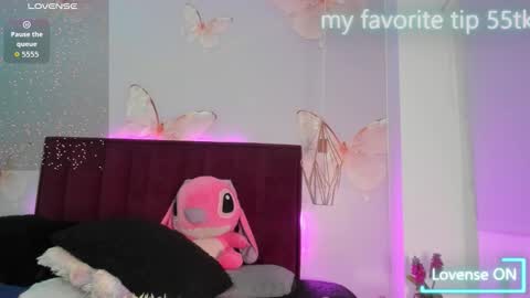 Snapshot of vivi_prinncess chatting on March 6, 2026, 1:24 am Viviana online show from March 6, 2026, 1:24 am