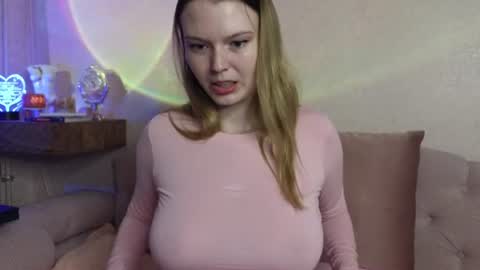 vivian_alison online show from July 3, 2026, 7:31 pm