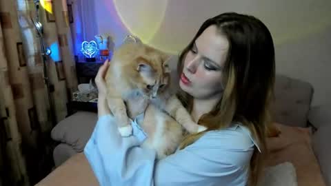 vivian_alison online show from July 7, 2026, 6:12 pm