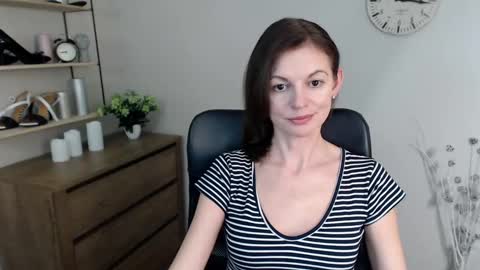 Vivian online show from December 14, 2024, 10:02 am