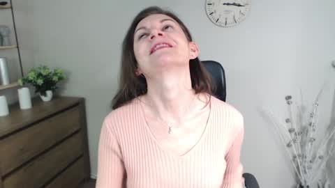 Vivian online show from January 24, 2025, 12:52 pm