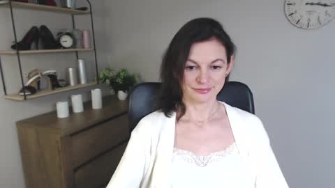 Vivian online show from January 31, 2025, 2:07 pm