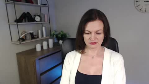 Vivian online show from February 14, 2025, 8:21 am