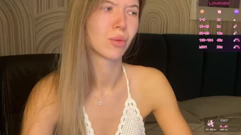 Vivian Evans online show from October 27, 2025, 1:09 am