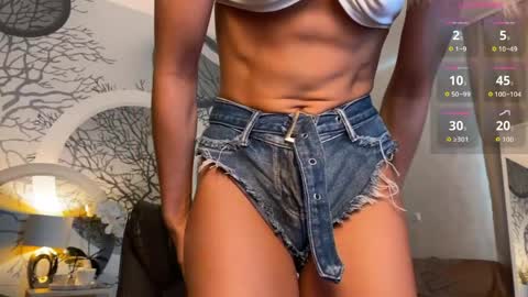 Vivian Evans online show from May 25, 2026, 2:28 am