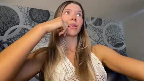 Vivian Evans online show from July 2, 2026, 3:23 am