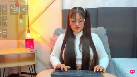 Vivian online show from November 13, 2025, 12:15 pm