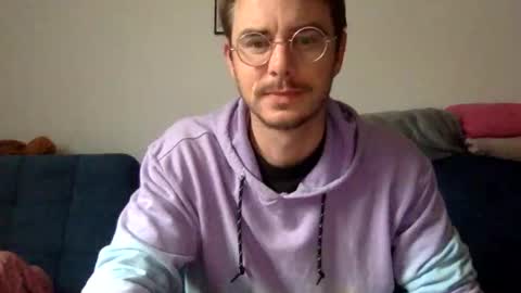 Snapshot of vivid_ether chatting on March 5, 2025, 9:38 am Viv online show from March 5, 2025, 9:38 am