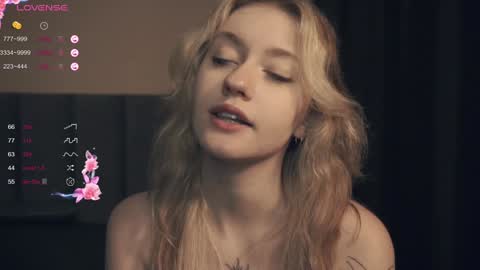 Nelly and Mari online show from March 4, 2025, 9:11 pm