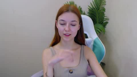 Snapshot of vivien_leight chatting on January 9, 2025, 12:46 am Vivien online show from January 9, 2025, 12:46 am