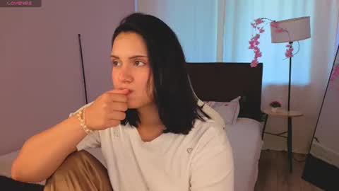 vivien_ross online show from July 10, 2026, 9:12 am