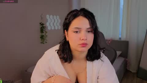 vivien_ross online show from July 13, 2026, 1:08 am