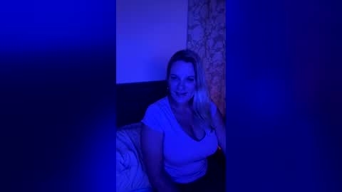 Snapshot of vivienesky chatting on June 13, 2026, 8:23 am vivienesky online show from June 13, 2026, 8:23 am
