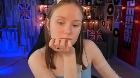 Snapshot of vivienleeigh chatting on December 12, 2024, 8:32 pm Vivien online show from December 12, 2024, 8:32 pm