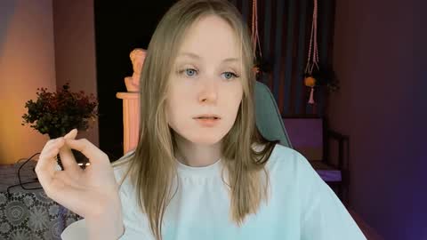 Snapshot of vivienleeigh chatting on December 25, 2024, 1:09 pm Vivien online show from December 25, 2024, 1:09 pm