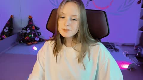 Snapshot of vivienleeigh chatting on December 27, 2024, 2:47 am Vivien online show from December 27, 2024, 2:47 am