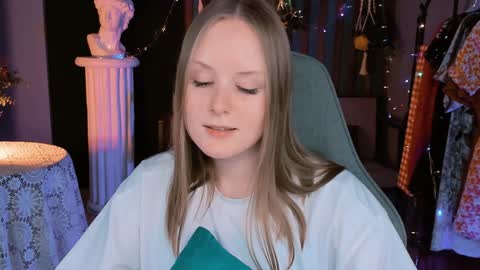 Snapshot of vivienleeigh chatting on December 28, 2024, 7:22 pm Vivien online show from December 28, 2024, 7:22 pm