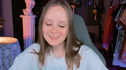 Snapshot of vivienleeigh chatting on December 28, 2024, 10:23 pm Vivien online show from December 28, 2024, 10:23 pm