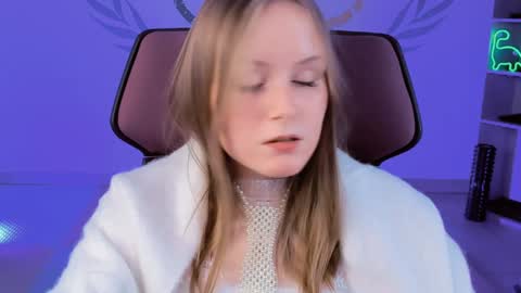 Snapshot of vivienleeigh chatting on February 7, 2025, 8:31 pm Vivien online show from February 7, 2025, 8:31 pm