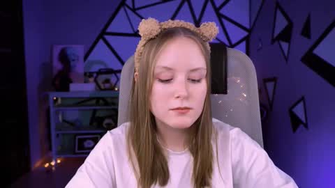 Snapshot of vivienleeigh chatting on February 13, 2025, 7:52 pm Vivien online show from February 13, 2025, 7:52 pm