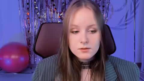 Snapshot of vivienleeigh chatting on February 16, 2025, 6:21 pm Vivien online show from February 16, 2025, 6:21 pm